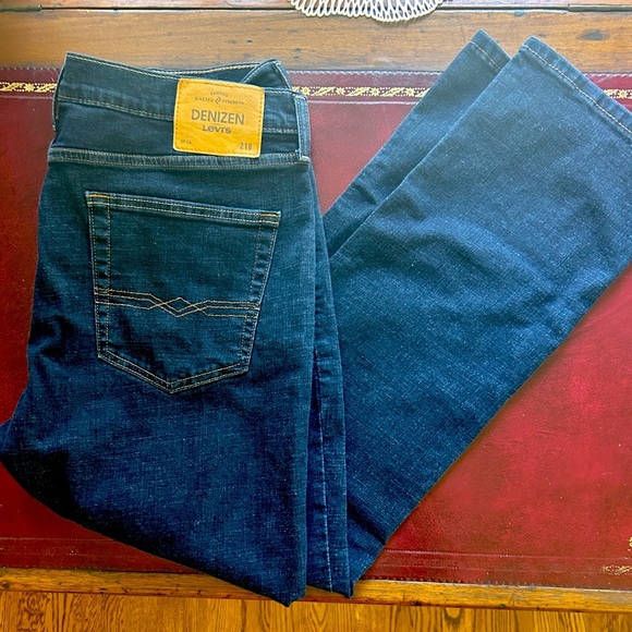 Levi's Denizen Blue 218 Straight Fit Blue Jeans Size 36 W x 30 L - Picture 1 of 15